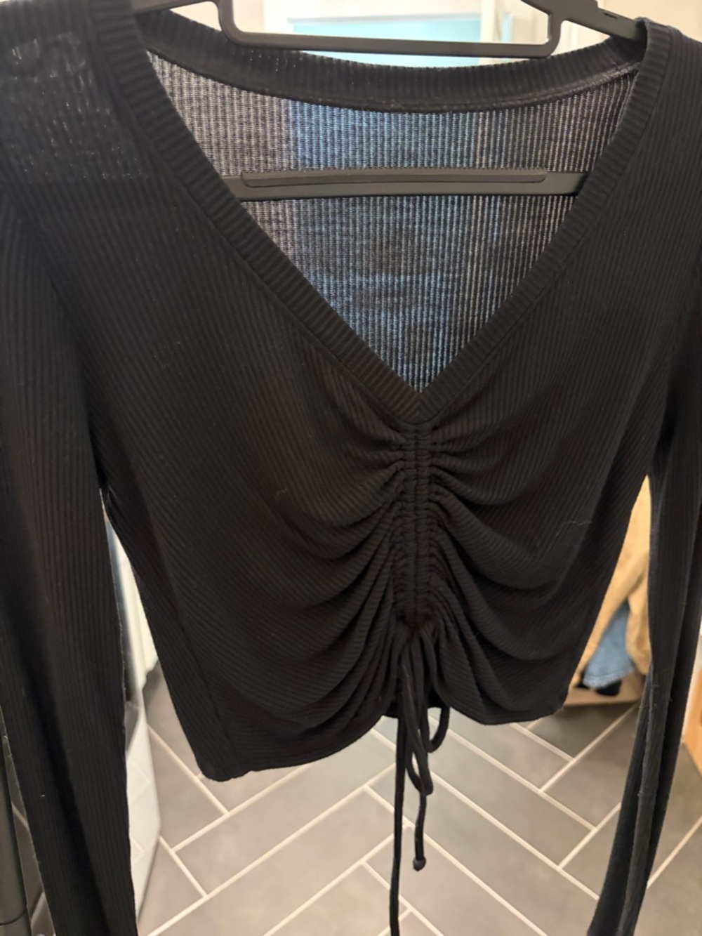 ALO Yoga Ribbed Cinch Long Sleeve Crop Top